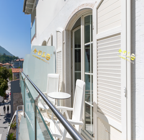 悬挂式阳台玻璃护栏	